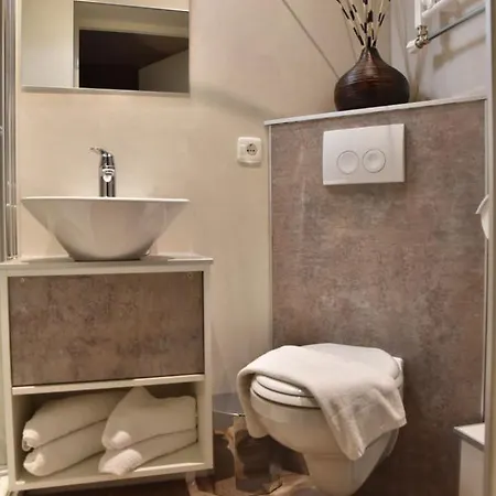 De La Frontiere סלנאקן