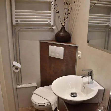 De La Frontiere 3* סלנאקן