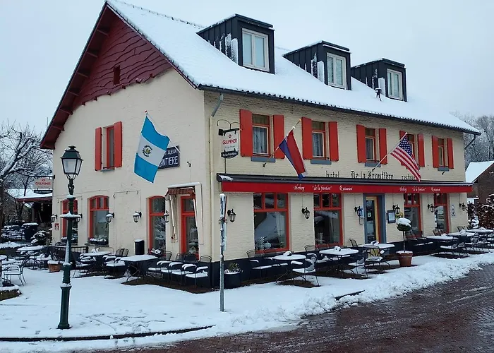 De La Frontière Hotel 3*